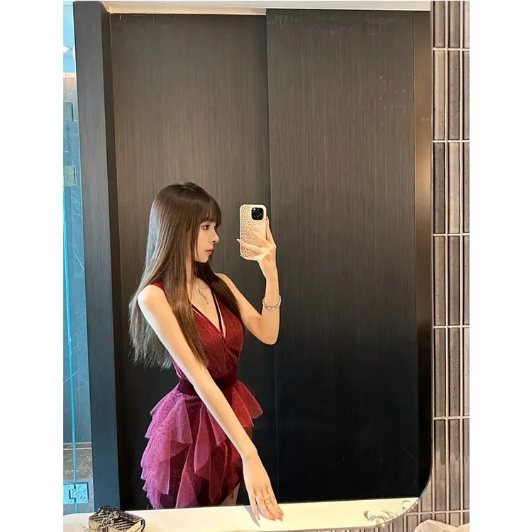 法式纯欲风辣妹高级感波点设计感修身显瘦气质露背短款酒红色裙子