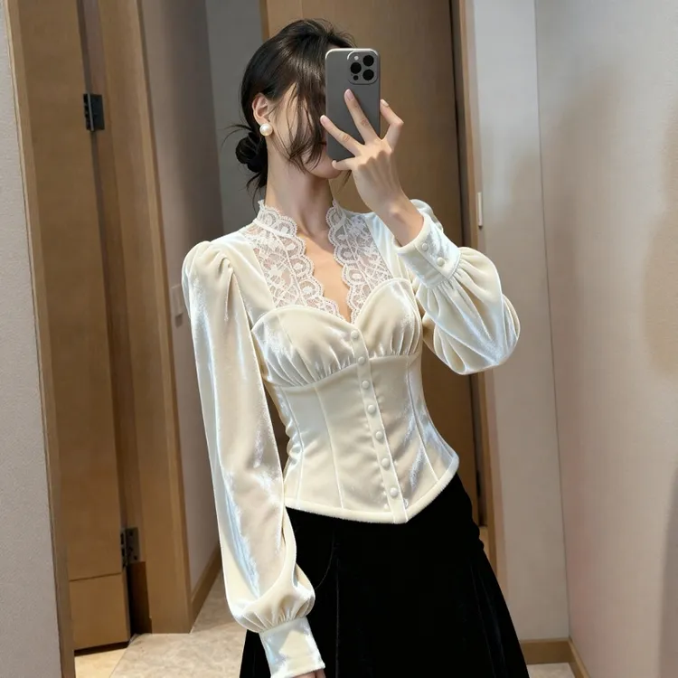 法式高级感蕾丝拼接白色丝绒衬衫女冬季新款内搭气质减龄小众上衣