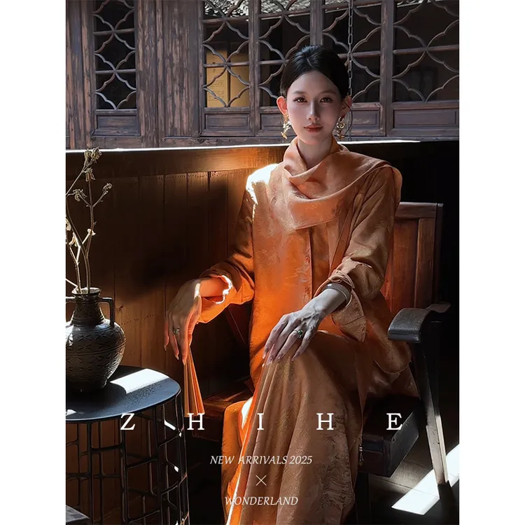 无艳一禾【金霞晚意】静奢金线人丝提花飘带上衣+半裙