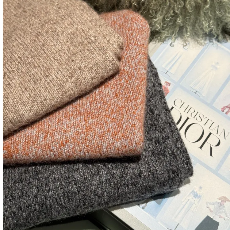 君怡【女士新款三角巾披肩】丝羊绒