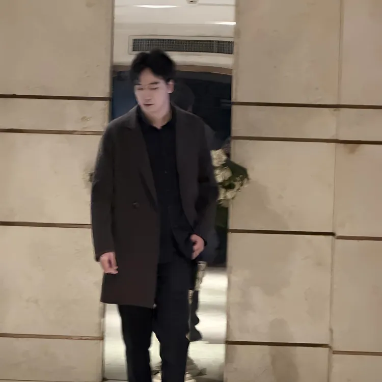 男士商务纯色羊绒毛呢大衣