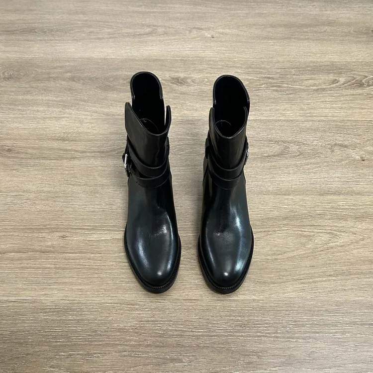 Dannyfrey秋动新款头层牛皮中筒防滑英伦风圆头皮带扣女马丁靴3CM