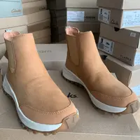Clarks磨砂皮 时尚套脚 切尔西靴 女款 卡其色-261688444