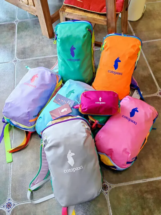 J0024现货 COT羊驼机器人28L 旅行登机行李双肩包  尺寸:48*30*23