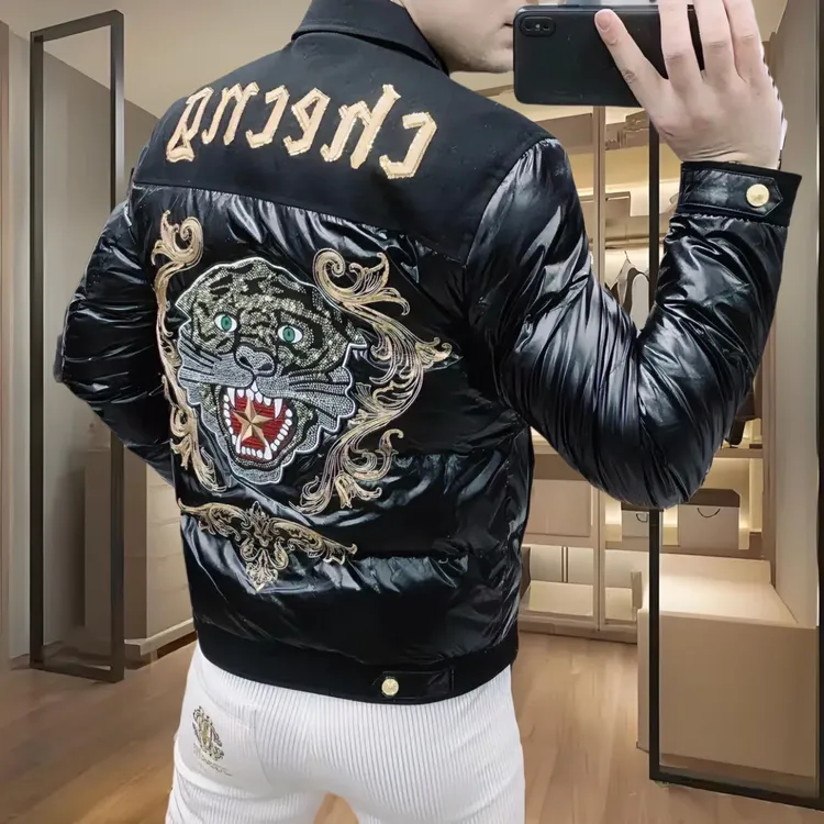 欧货高端冬季男士翻领羽绒服时尚个性老虎刺绣百搭90白鸭绒外套帅