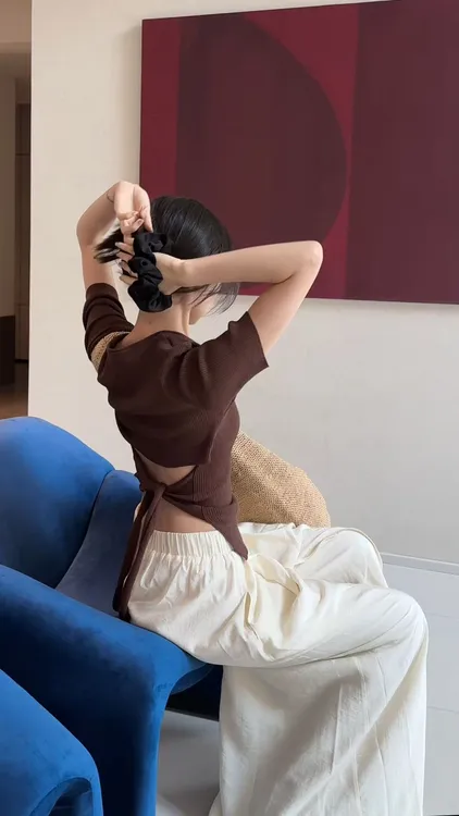 2025夏季新款时尚打底短袖上衣气质显瘦设计感洋气休闲百搭外出女