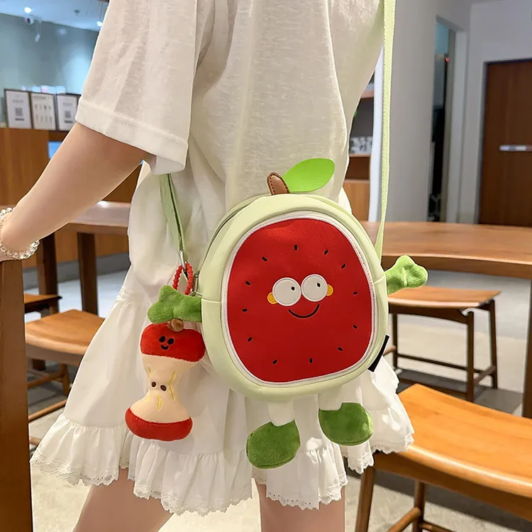 可爱女生斜挎包2025新款小清新卡通西瓜单肩出游布包轻便宝宝小包