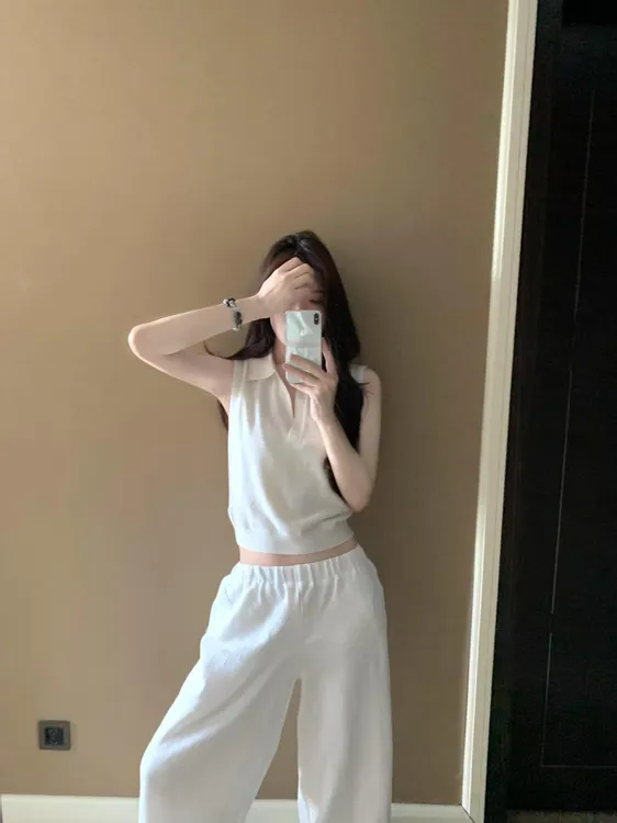 显瘦网红白色短款时尚休闲百搭无袖女女装宽松夏季韩版运动