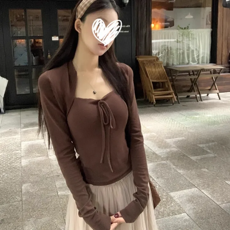 2025年秋季新款美式复古高级设计感长袖T恤修身显瘦纯欲气质上衣