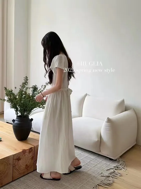 法式白色连衣裙方领设计收腰显瘦泡泡袖气质长裙