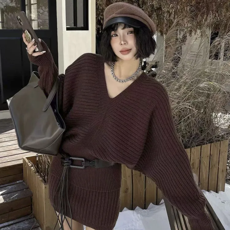 慵懒风毛衣套装女秋冬V领上衣松弛感蝙蝠针织衫毛衣+半身裙两件套