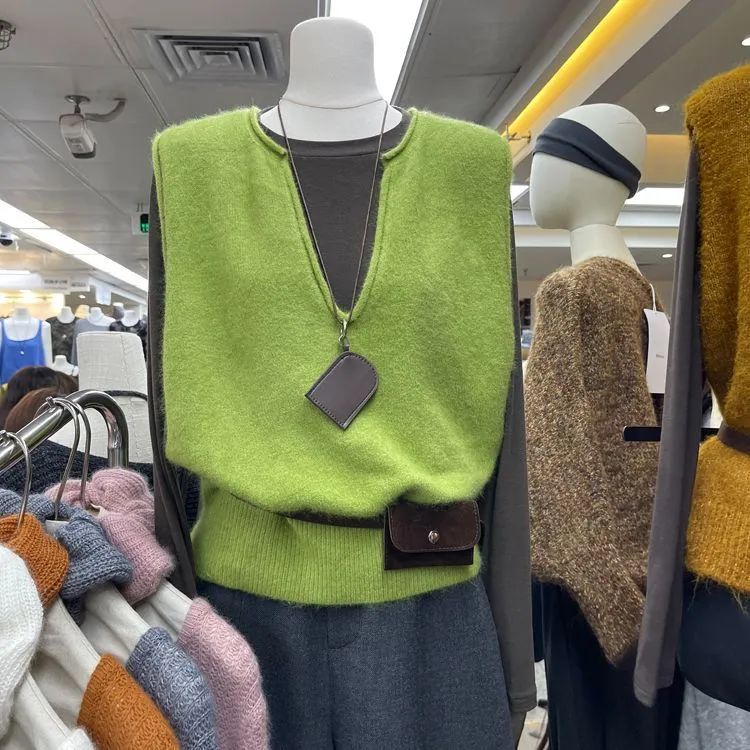 韩国东大门2025年秋冬新款韩版净色气质显瘦减龄百搭V领毛衣马甲