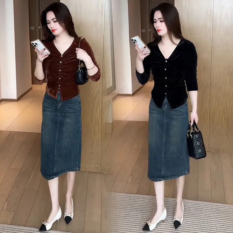 时尚套装裙女2025春季新款洋气显瘦设计感V领T恤牛仔半身裙两件套