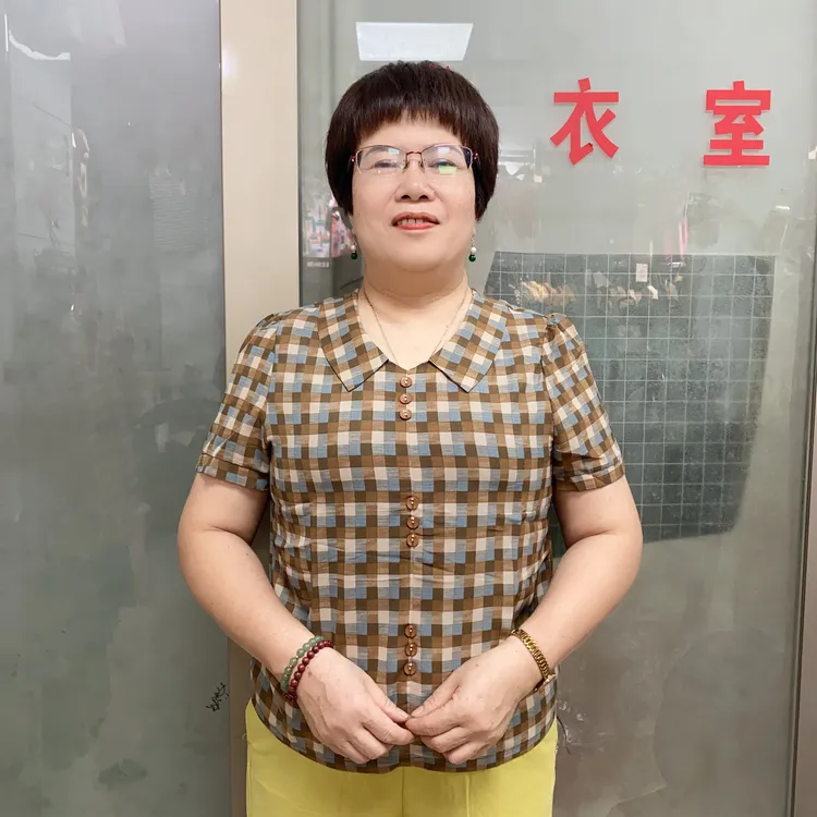 中老年夏季洋气格子短袖翻领衬衫休闲显瘦宽松遮肚上衣