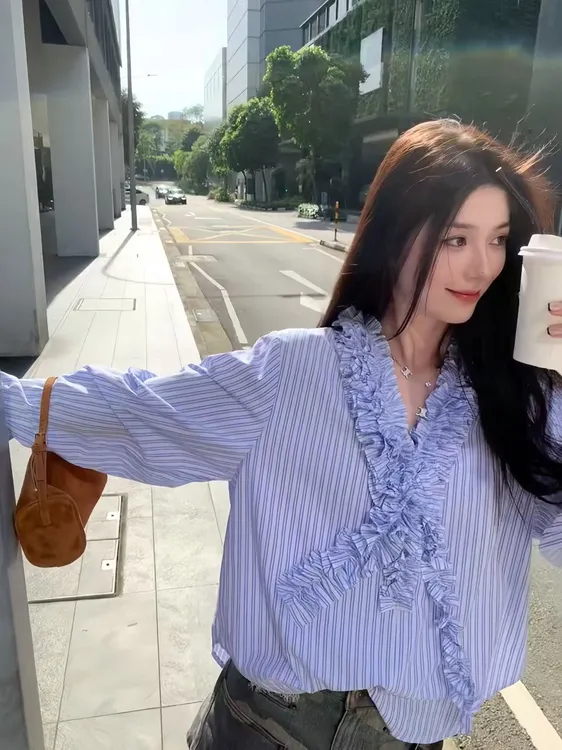 2025春季新款韩版时尚设计感木耳边领条纹衬衫女显瘦长袖上衣