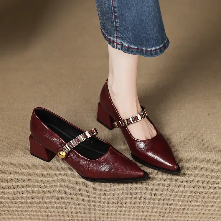 啄木鸟绝美气质高级不累脚法式尖头单鞋女2025春季粗跟浅口高跟鞋