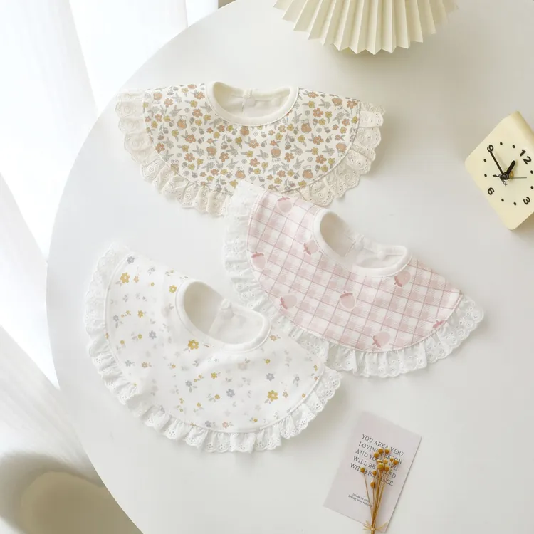 新生儿蕾丝花边防水口水巾婴儿宫廷风双层围嘴宝宝纯棉防吐奶围兜