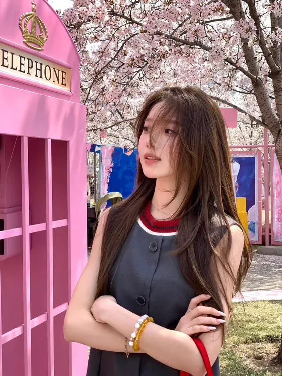 格雷少女MIU风2025夏季新款简约设计无袖灰色连衣裙撞色圆领裙子