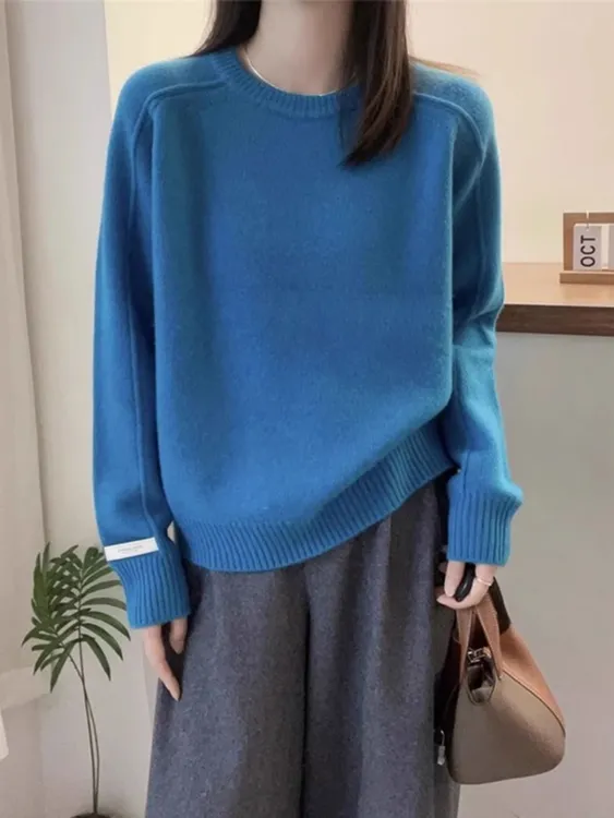 克莱因蓝显白洋气减龄圆领针织衫上衣时尚秋冬新款简约慵懒毛衣女