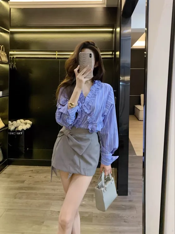 蓝色木耳边条纹衬衫设计感高级气质上衣蝴蝶结高腰显瘦半身裙套装