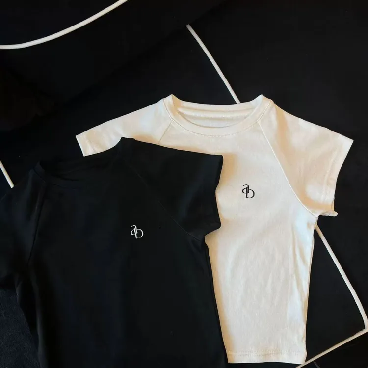 徐秋阳   存档（小版型） 夏季新款百搭显瘦休闲显白短袖3681-1