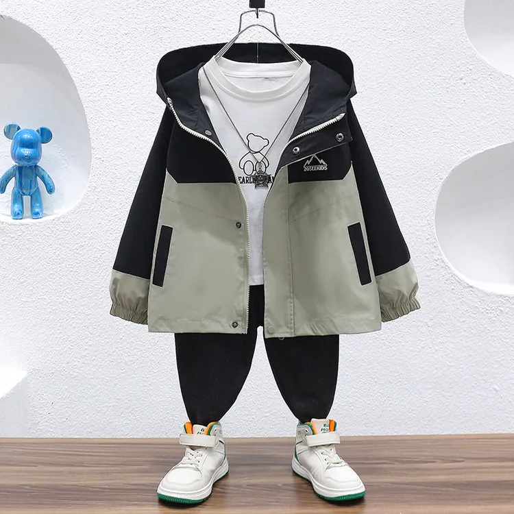 男小童冲锋衣外套宝宝春季薄款连帽夹克上衣男孩户外徒步春装风衣