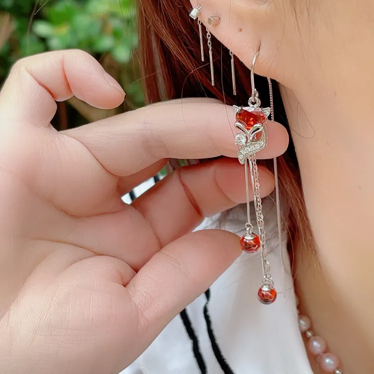 萃姿妍 925银耳饰 红色狐狸个性纯银耳环气质简约轻奢手工银耳饰