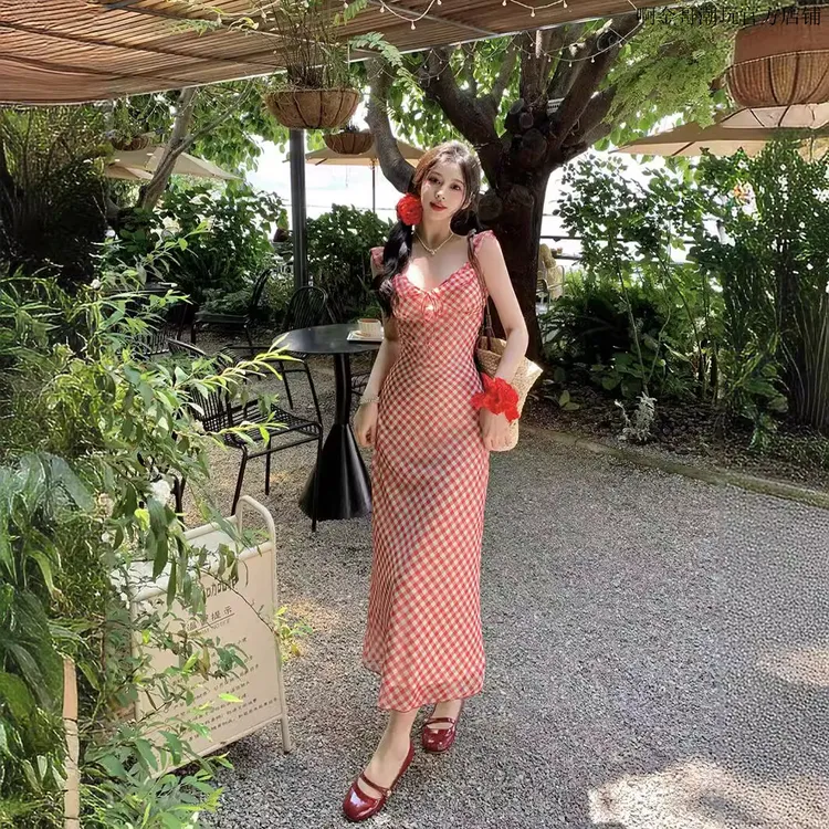 2025红色吊带鱼尾裙大码显瘦藏肉少女气质两件套棉混纺夏季新款