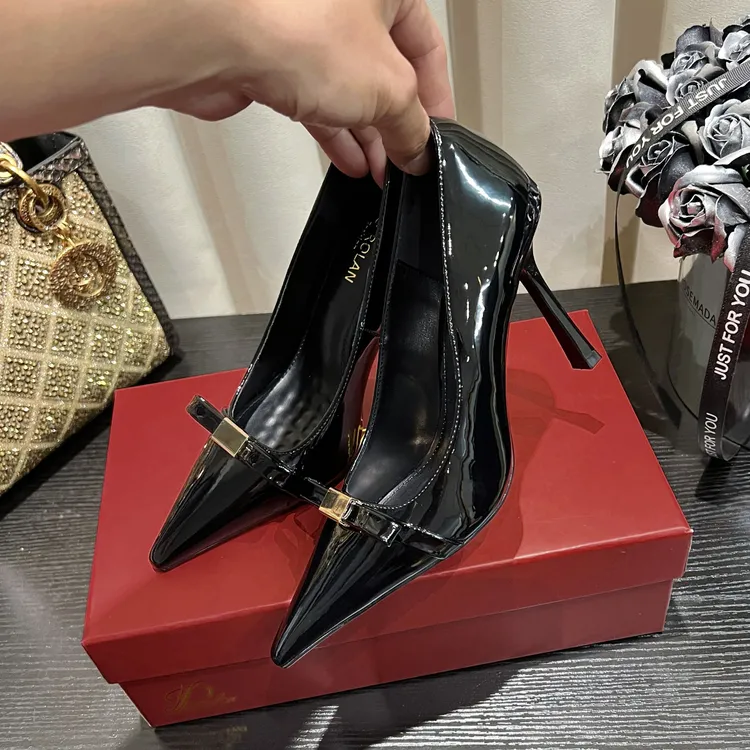 【LVTE心选】2025秋季新款方扣蝴蝶结方头高跟鞋女细跟漆皮黑色单鞋