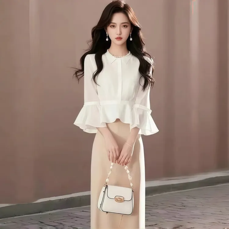 2025超火秋季搭配一整套气质名媛小香风独特绝美白色上衣套装裙子