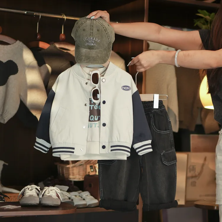 【俩只橙】《秋》格林蓝调~儿童撞色棒球服+字母圆领卫衣+黑色牛仔裤