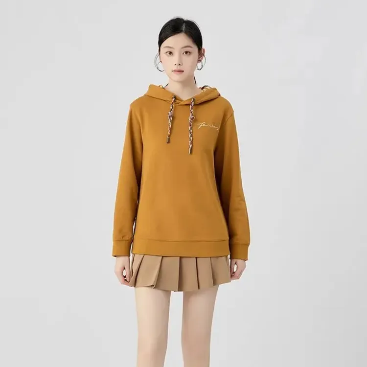 AMASS/阿玛施秋季新款运动风轻奢休闲宽松减龄连帽纯色卫衣530095