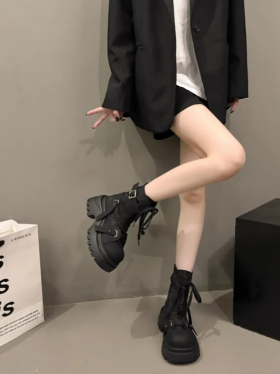 马丁靴女2025新款时尚拼接布面厚底松糕绑带休闲机车靴小个子短靴