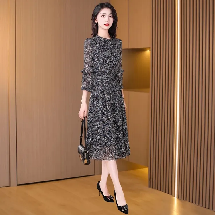 女款气质服装碎花气质高级感连衣裙2025新款春时尚贵夫人打底裙子