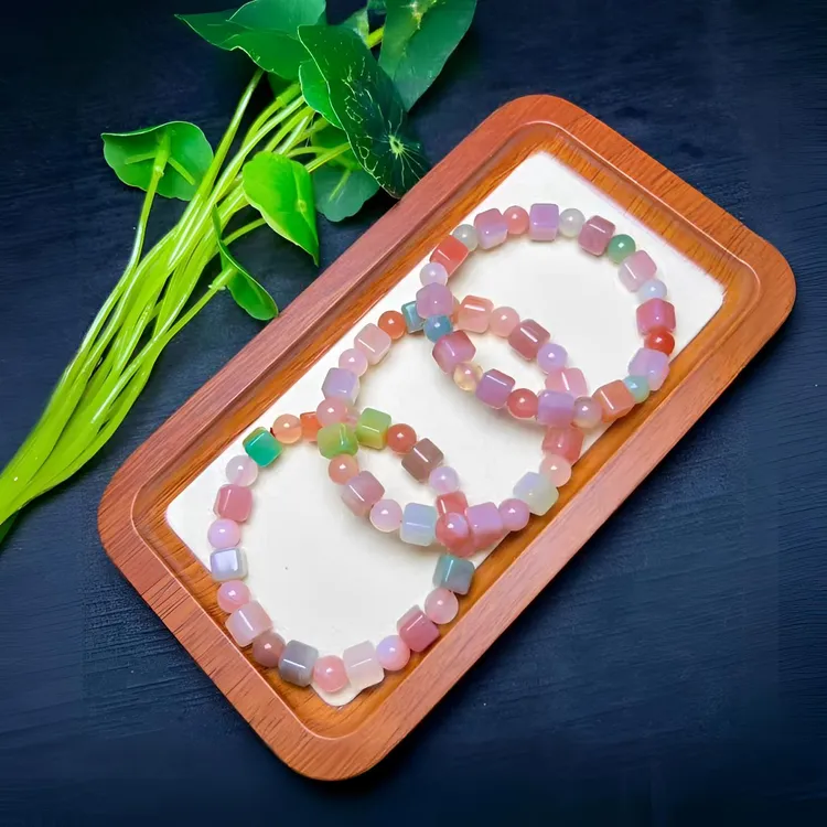 天然盐源玛瑙手串方糖彩色糖果色女款送朋友闺蜜礼物高端百搭饰品