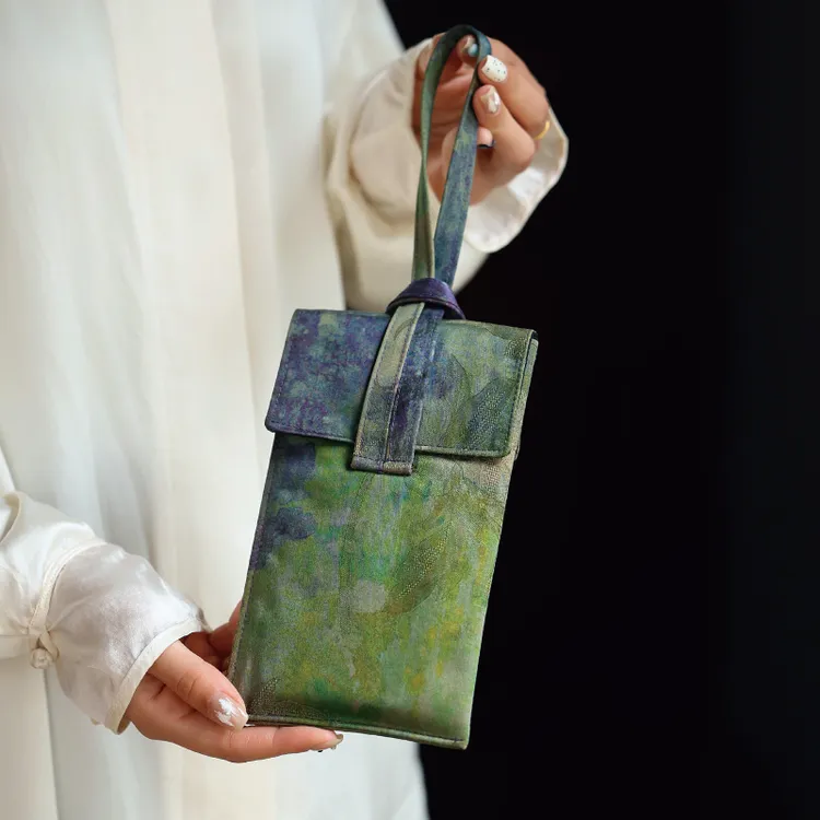 双姊妹原创蚕丝三层手腕手提手机包新中式文艺简约百搭女士手包