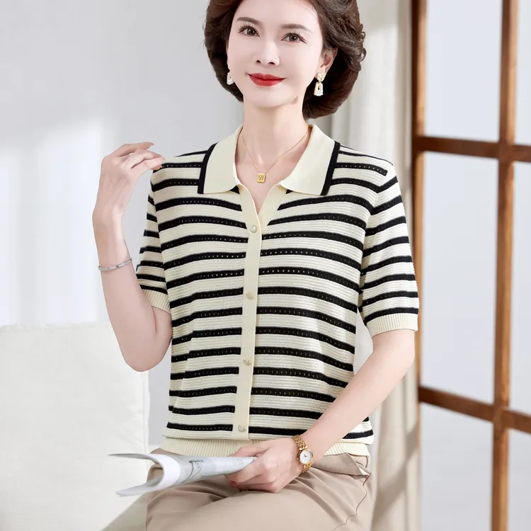 2025新款妈妈夏装短袖T恤中老年女小衫洋气50多岁中年母亲节上衣