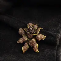 新款专场紫色鸢尾花别针皇冠配饰B105