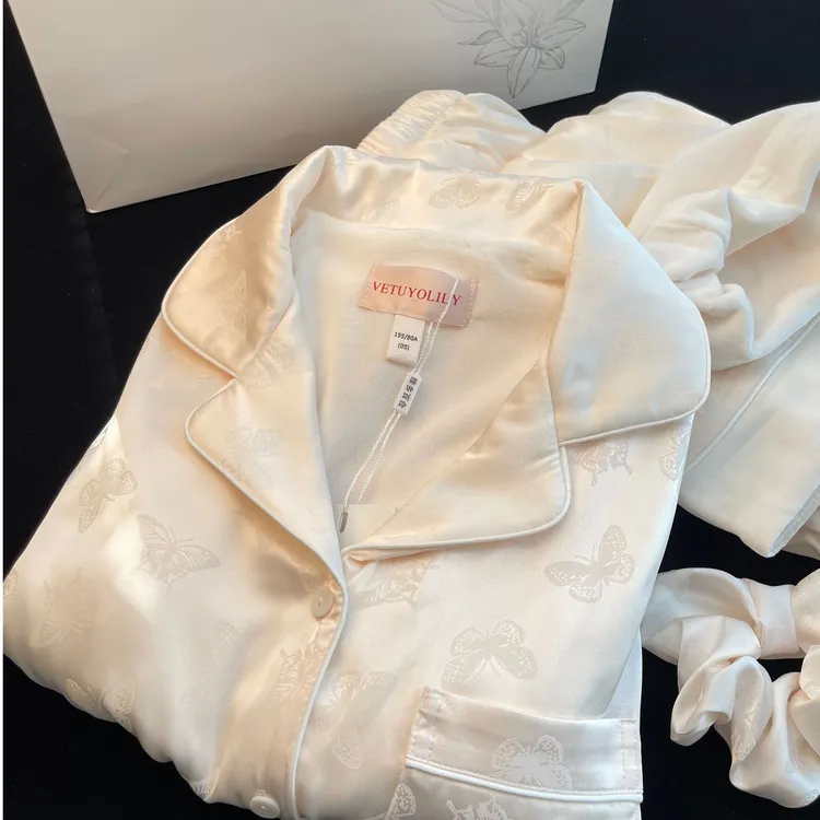 轻奢高级缎面加绒长袖套装新款家居服女士睡衣冬季睡衣秋冬