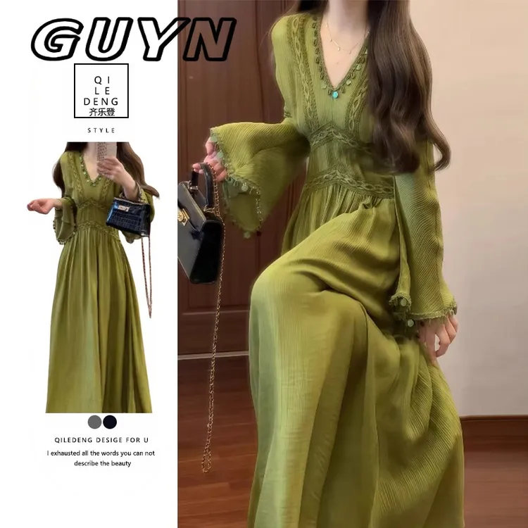 GUYN高级感绝美绿色连衣裙女2025秋季新款大码胖MM独特超好看长裙