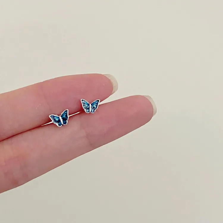 柯柒 铜合金耳饰 蓝色迷你蝴蝶耳钉女气质高级小众设计冷淡风耳饰