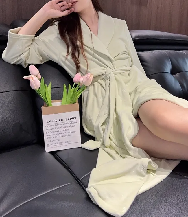 2025新款秋冬睡袍女日式可爱中长款过膝海岛绒厚款保暖浴袍可外穿