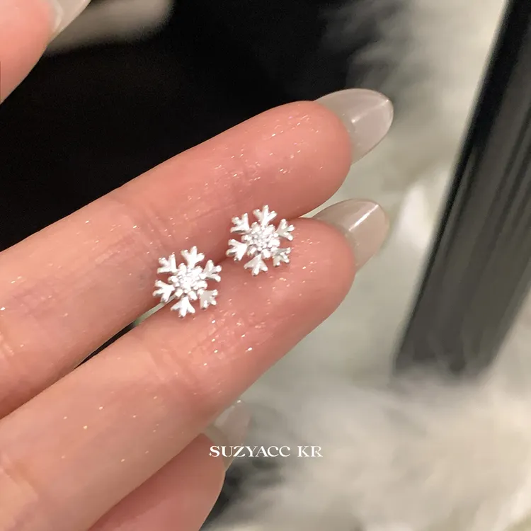 Suzyacc Kr 925银合成锆石耳饰 925银【冬日雪花】气质耳钉DE0103