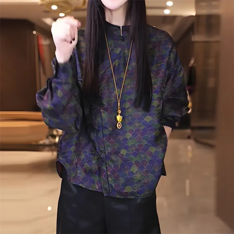 新中式设计感盘扣鱼鳞纹衬衫女秋季新款时尚复古宽松国风立领上衣
