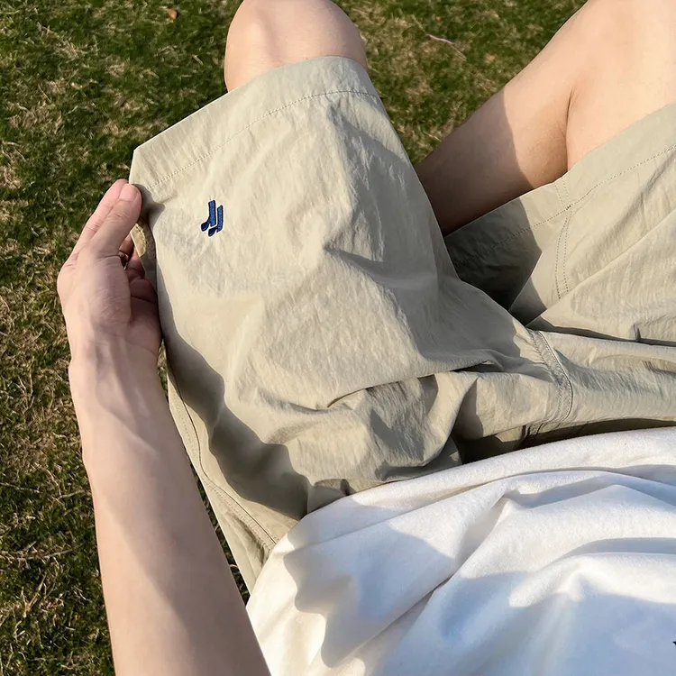 夏季薄款冰丝速干短裤男潮牌简约刺绣沙滩裤宽松篮球五分运动