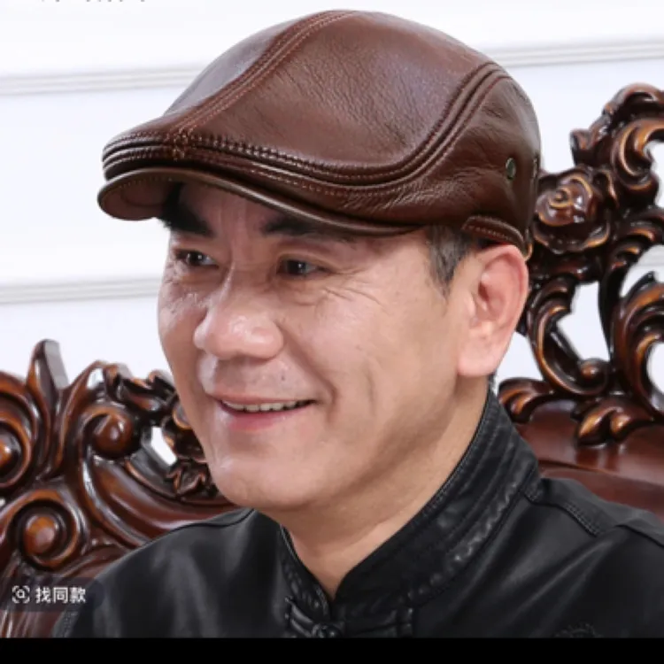 真皮帽子男士中老年人秋冬季韩版牛皮鸭舌帽保暖护耳前进帽男棉帽