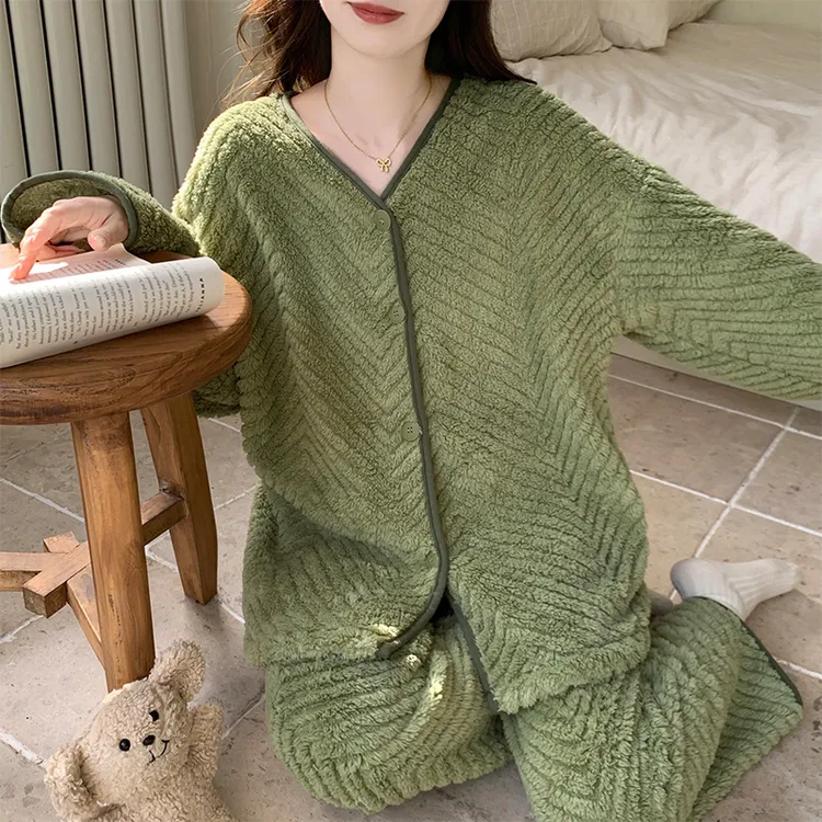 可外穿2025年新款珊瑚绒睡衣女秋冬加厚加绒法兰绒保暖家居服套装