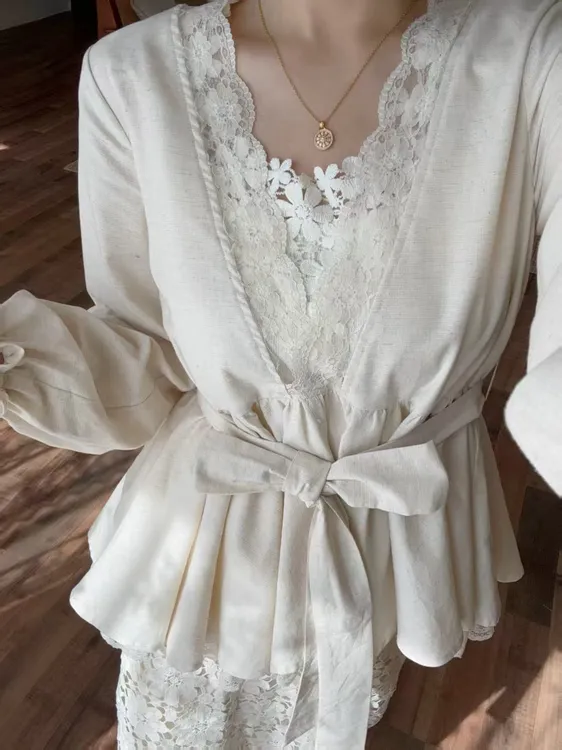 蕾英俊-觉华莲-秋季法式优雅蕾丝拼接上衣+优雅气质蕾丝高腰半裙