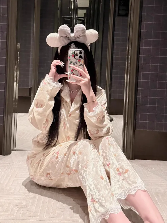 法式可爱卡通金丝绒睡衣秋冬款女蕾丝花边加绒保暖家居服外穿套装