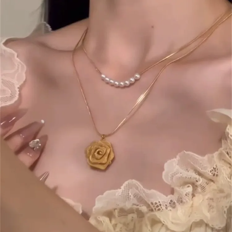 铜合金吊坠 金色玫瑰花珍珠项链女小众设计感锁骨链2025新款颈链